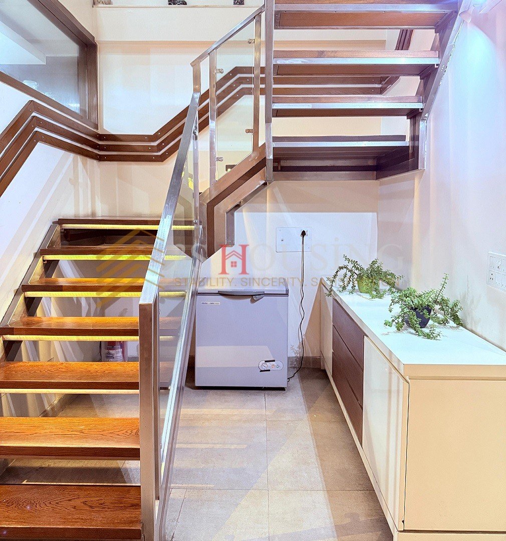 A8, EOK 7 BHK duplex 3 A8, EOK 7 BHK duplex 3