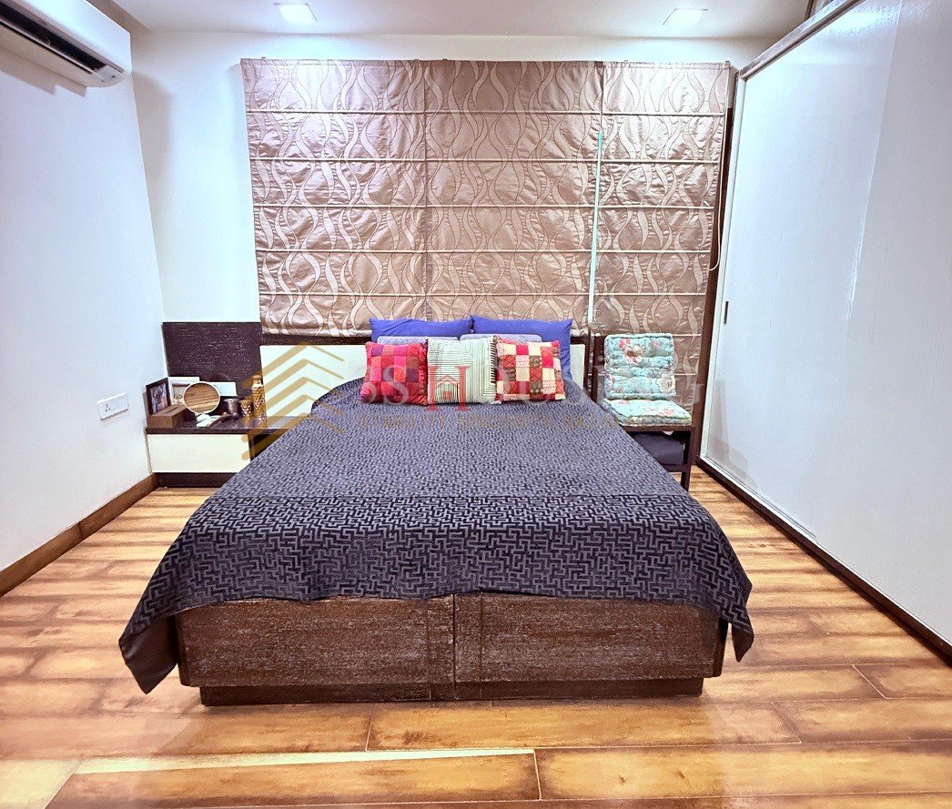 A8, EOK 7 BHK duplex 8 A8, EOK 7 BHK duplex 8