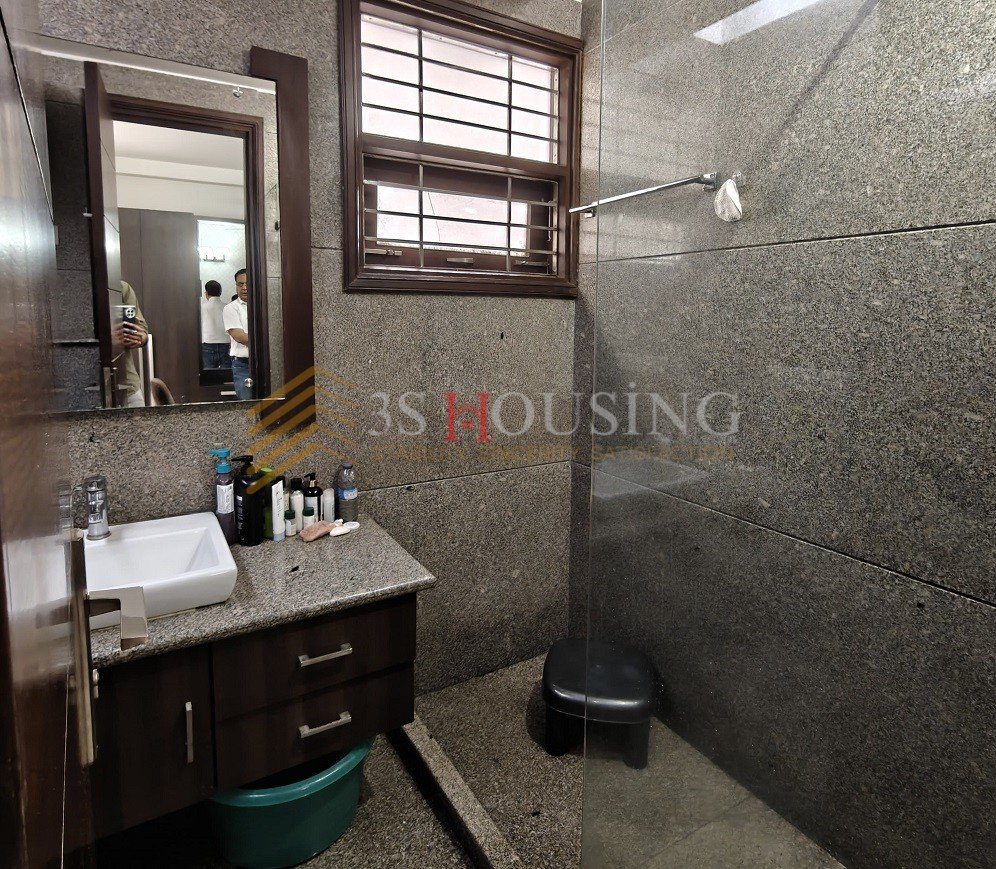 EOK, C-29 8, 4 BHK Apartment East of Kailash EOK, C-29 8, 4 BHK Apartment East of Kailash