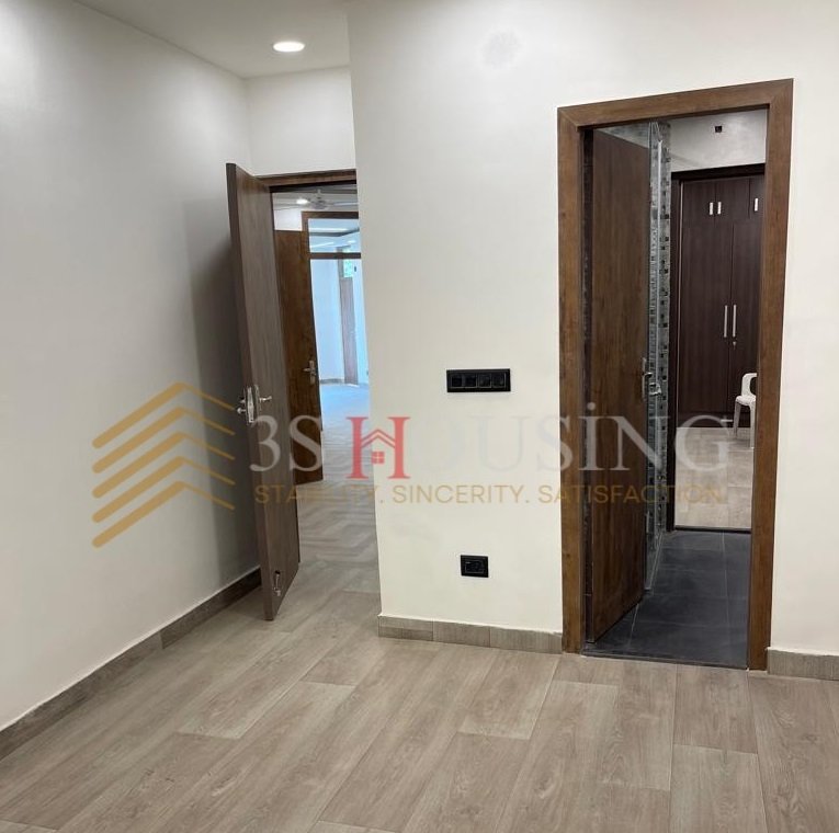 3 bhk Lajpat nagar f6 5 3 bhk Lajpat nagar f6 5