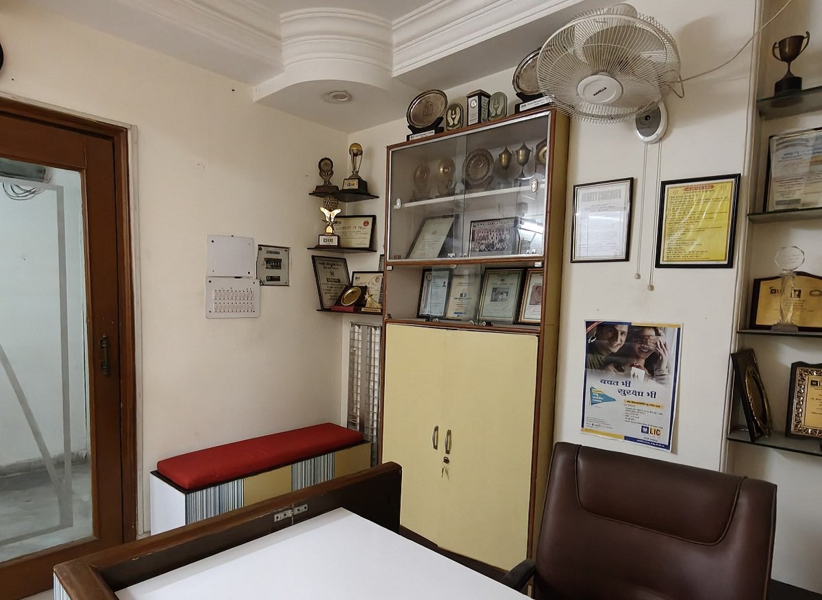 office space of east of kailash 72l 7